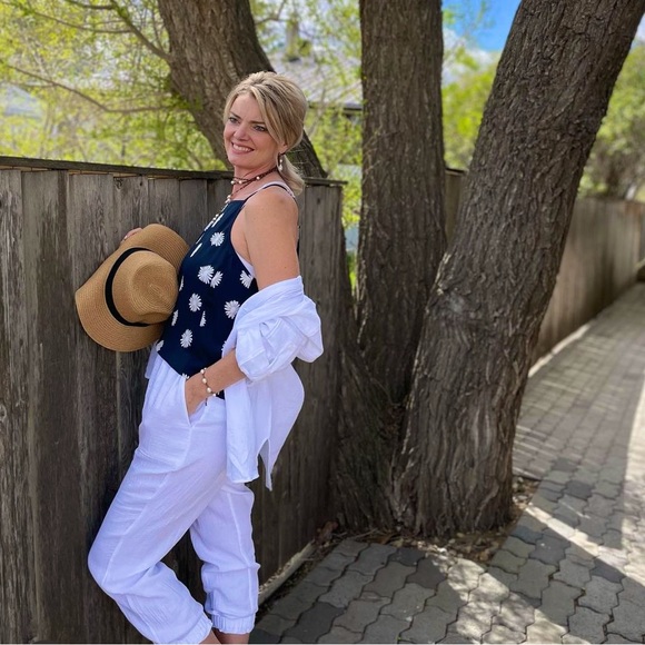 Cabi Petal Tank Size Large - Picture 6 of 9